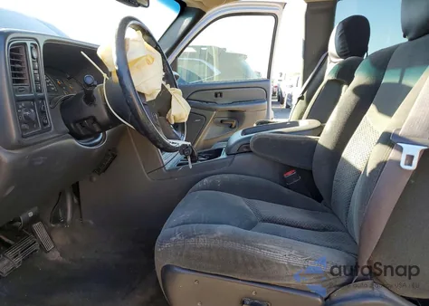 2004 Chevrolet Silverado K1500 from USA, damaged, VIN 2GCEK19T741202718